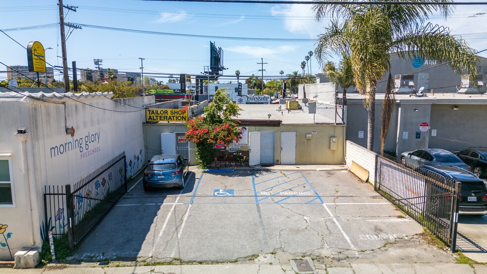 More Photos Of 2548 Lincoln Blvd, Venice Storefront Retail Office For Sale