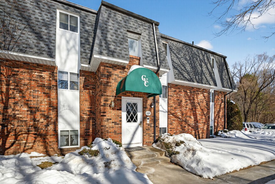 More Photos Of 2053 Memorial Dr, Chicopee Apartments For Sale