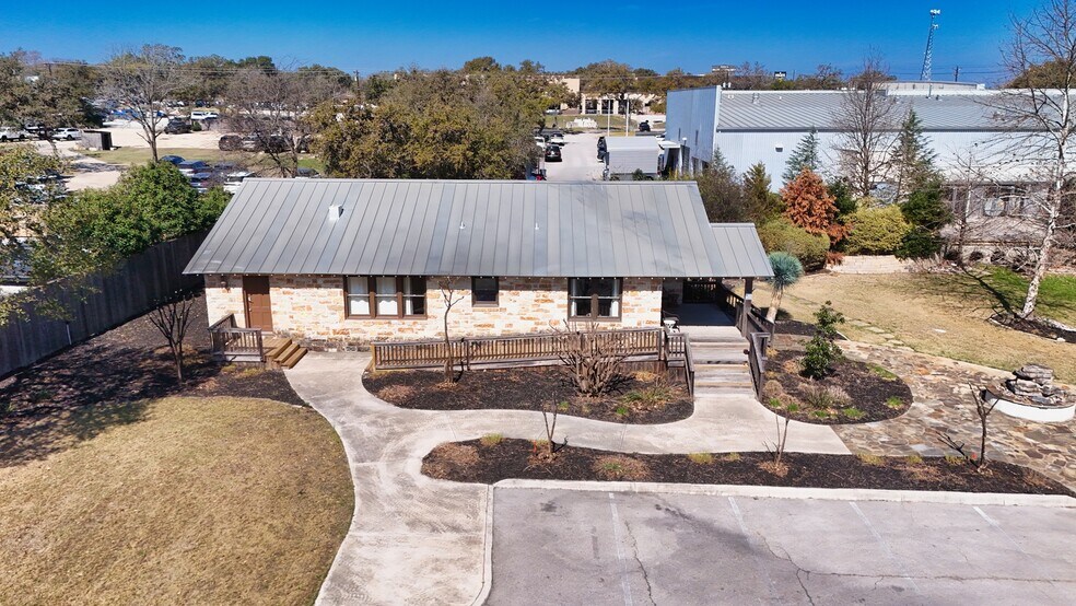 More Photos Of 32255 IH-10 W, Boerne Loft Creative Space For Lease