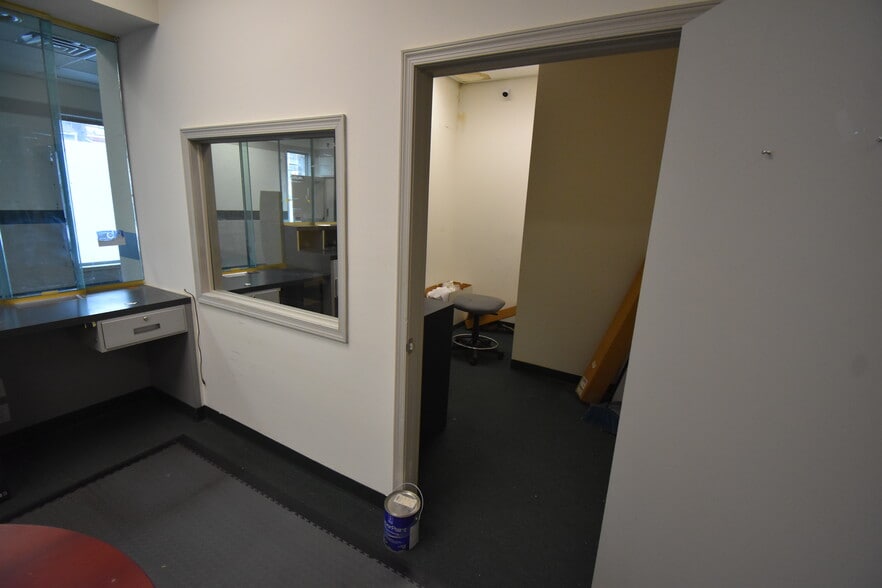 More Photos Of 1710-1728 Butler St, Easton Storefront For Lease