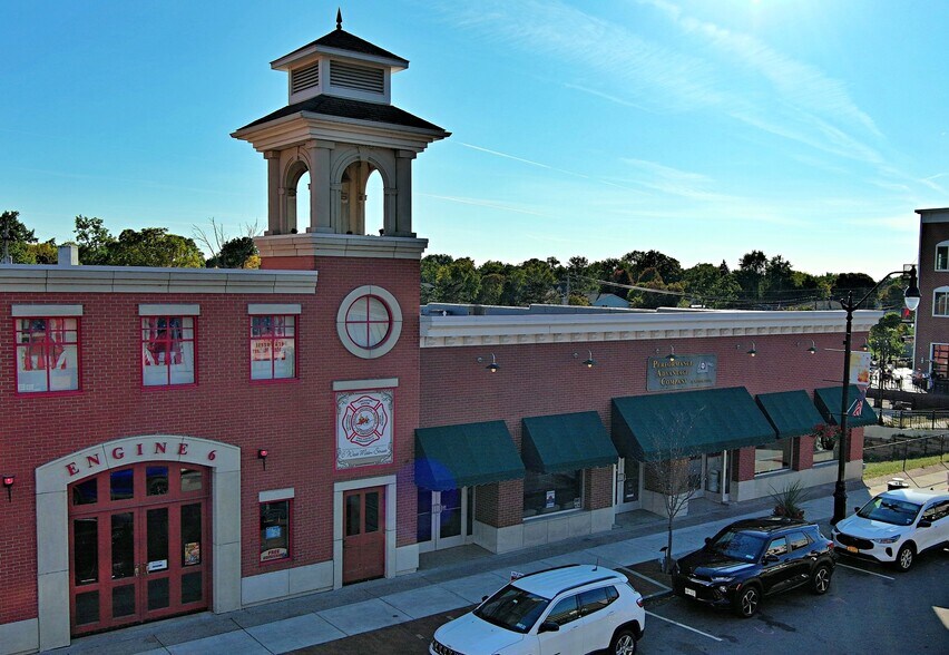 More Photos Of 10 W Main St, Lancaster Flex For Lease