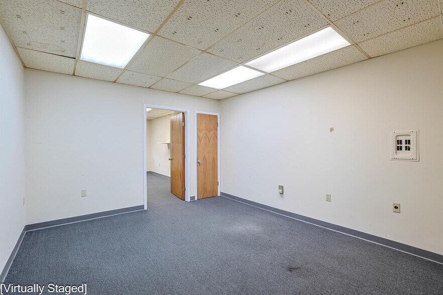 More Photos Of 1172 W Galbraith Rd, Cincinnati Office For Sale