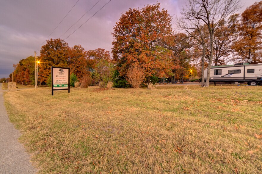 More Photos Of 446724 E 390 Rd, Langley Hotel For Sale