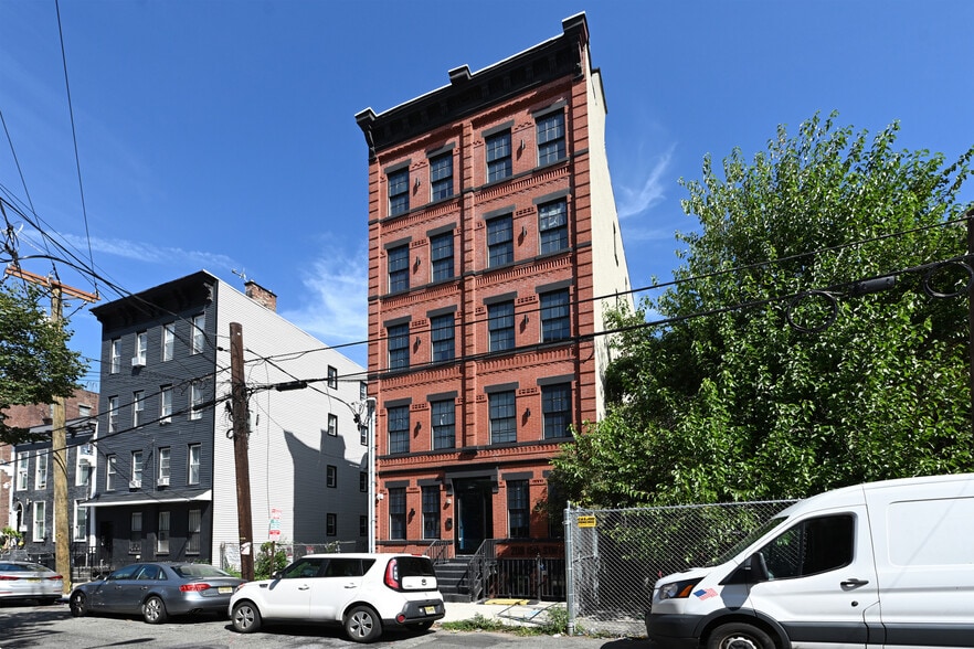 More Photos Of 208 15th St, Jersey City Apartments For Sale