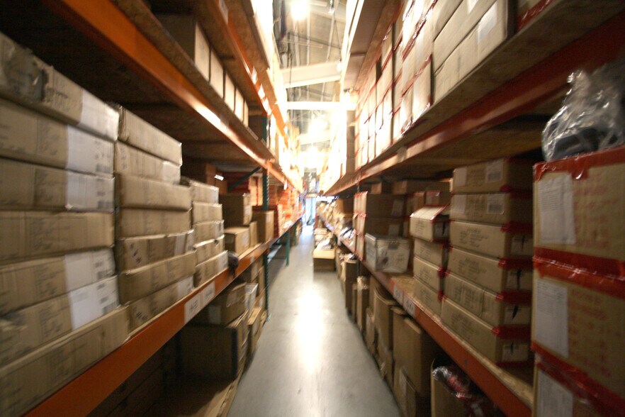 More Photos Of 1722 Santee St, Los Angeles Warehouse For Lease