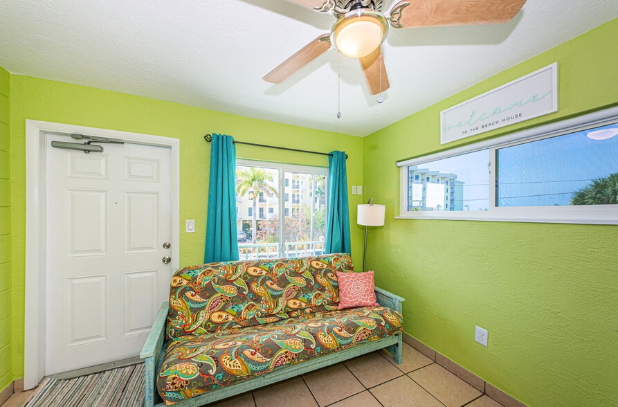 More Photos Of 12100 Gulf Blvd, Treasure Island Hotel For Sale