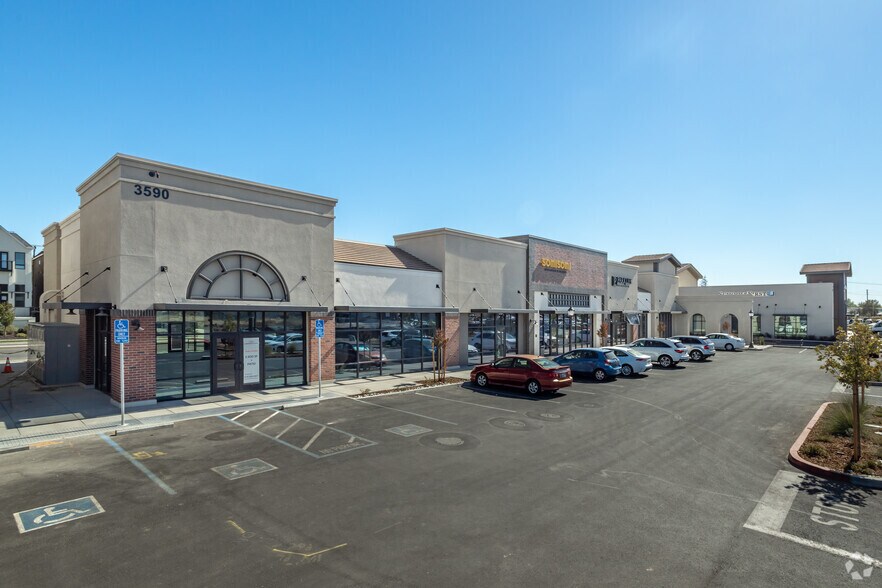 More Photos Of 3680 Crocker Dr, Sacramento Unknown For Lease