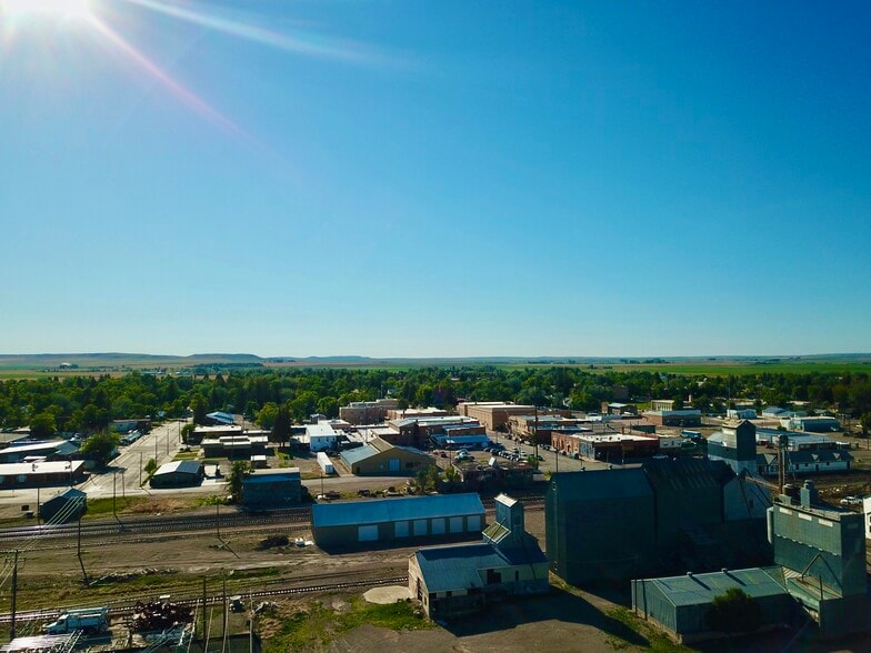 More Photos Of 120 4th Ave SE, Conrad Industrial For Sale