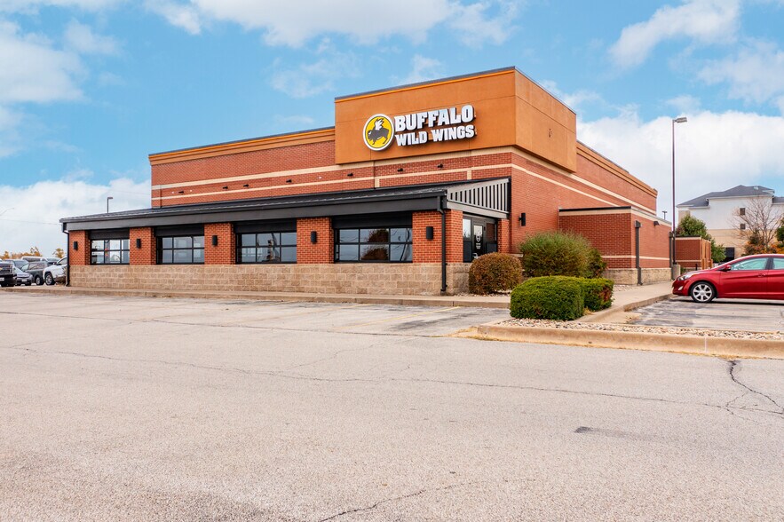 More Photos Of 3220 E Empire St, Bloomington Restaurant For Sale