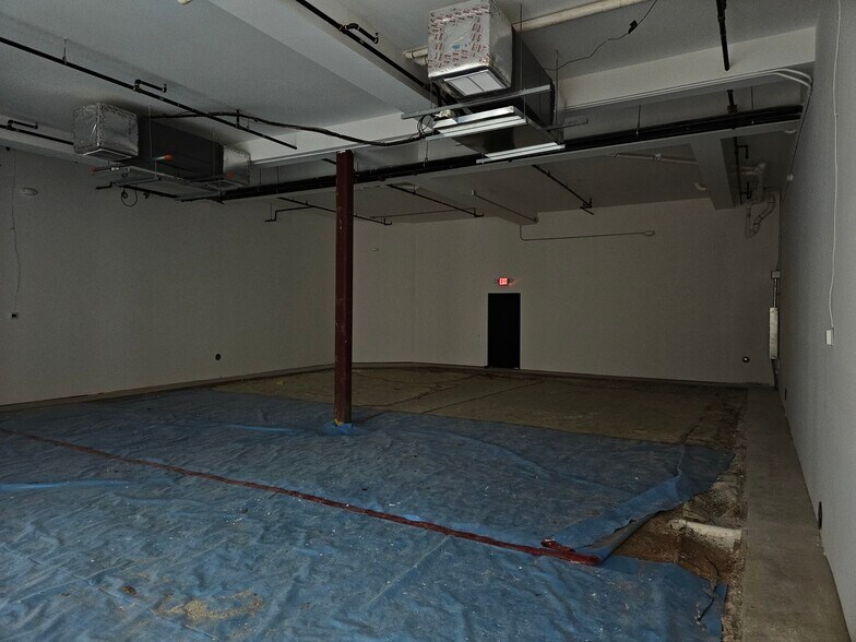 More Photos Of 514 Flat Shoals Ave, Atlanta Bank For Lease
