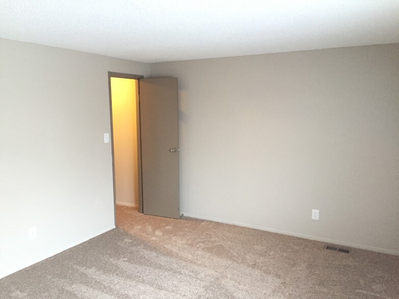 More Photos Of 7270-7292 Broadwyn Dr, Reynoldsburg Apartments For Sale