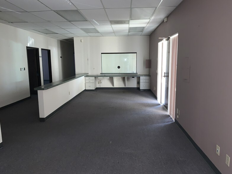 More Photos Of 715 N Arrowhead Ave, San Bernardino Coworking Space