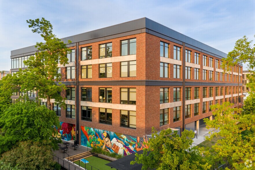 More Photos Of 1801 E 6th St, Austin Office For Lease