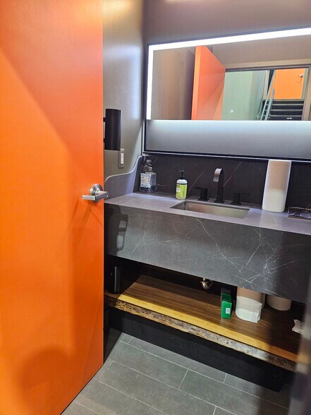 More Photos Of 104 E Speed Way, Pontiac Parking Garage For Sale