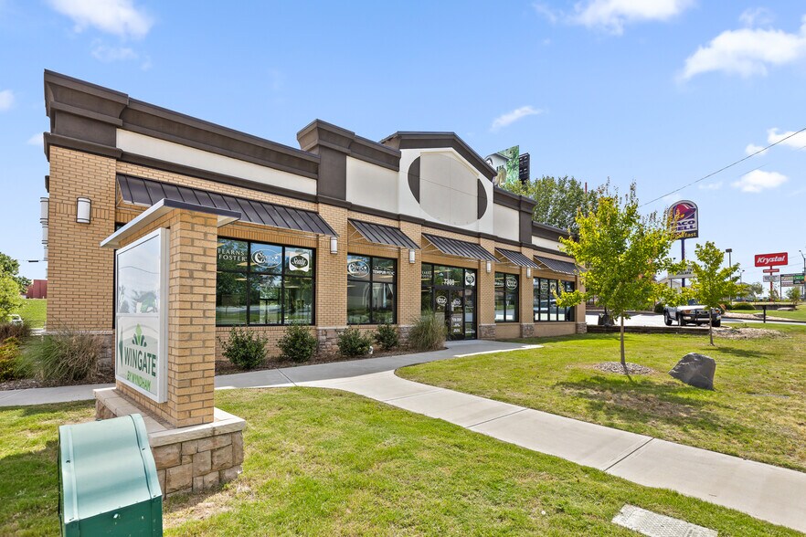 More Photos Of 7308 Shallowford Rd, Chattanooga Storefront Retail Office For Lease