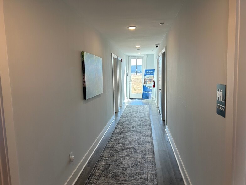 More Photos Of 337 Airport Rd, Auburn Office Residential For Lease