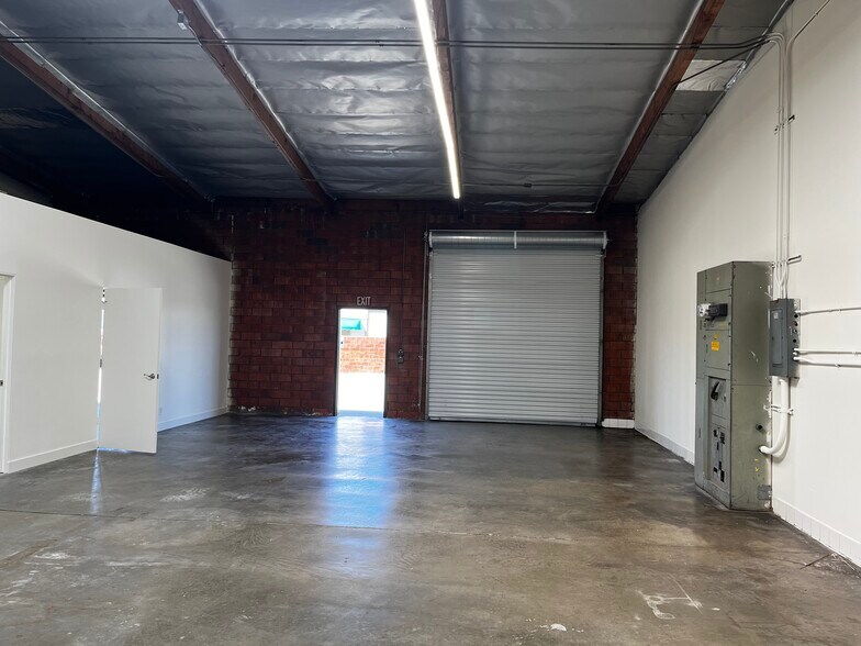 More Photos Of 1420 W Rosecrans Ave, Gardena Service For Lease