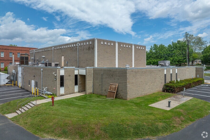 More Photos Of 140 Sipe Ave, Hummelstown Office For Sale
