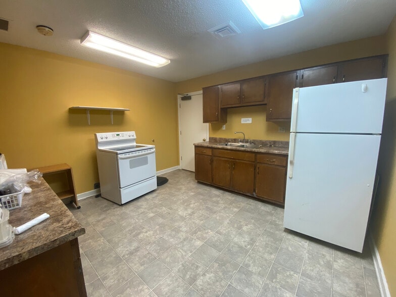 More Photos Of 310 Tyler St, West Memphis Medical For Lease