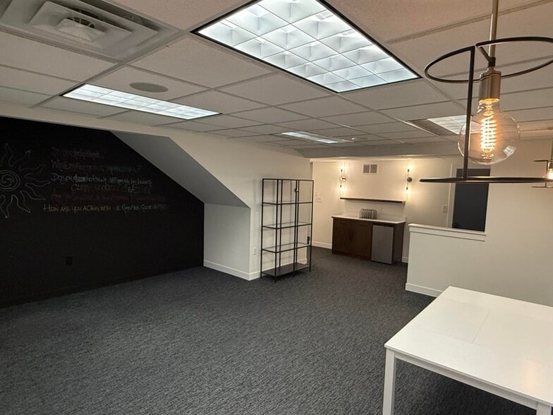 More Photos Of 9421 Joliet St, Saint John Medical For Sale