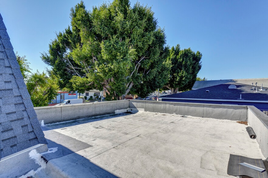 More Photos Of 7051-7053 3rd Ave, Los Angeles Storefront Retail Residential For Sale
