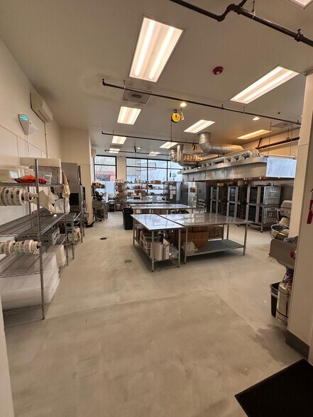 More Photos Of 1311 SE 7th Ave, Portland Restaurant For Lease