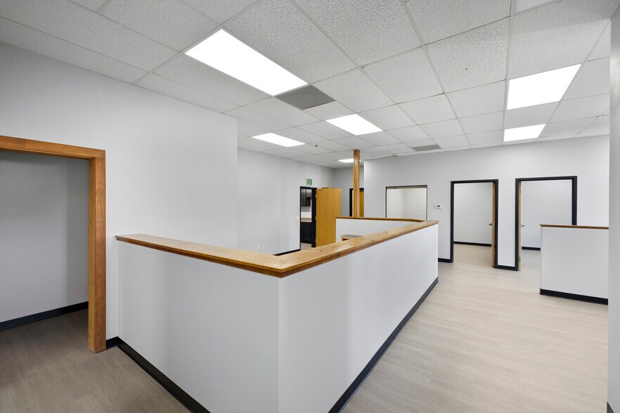 More Photos Of 449-477 Denver Ave, Loveland Light Distribution For Lease