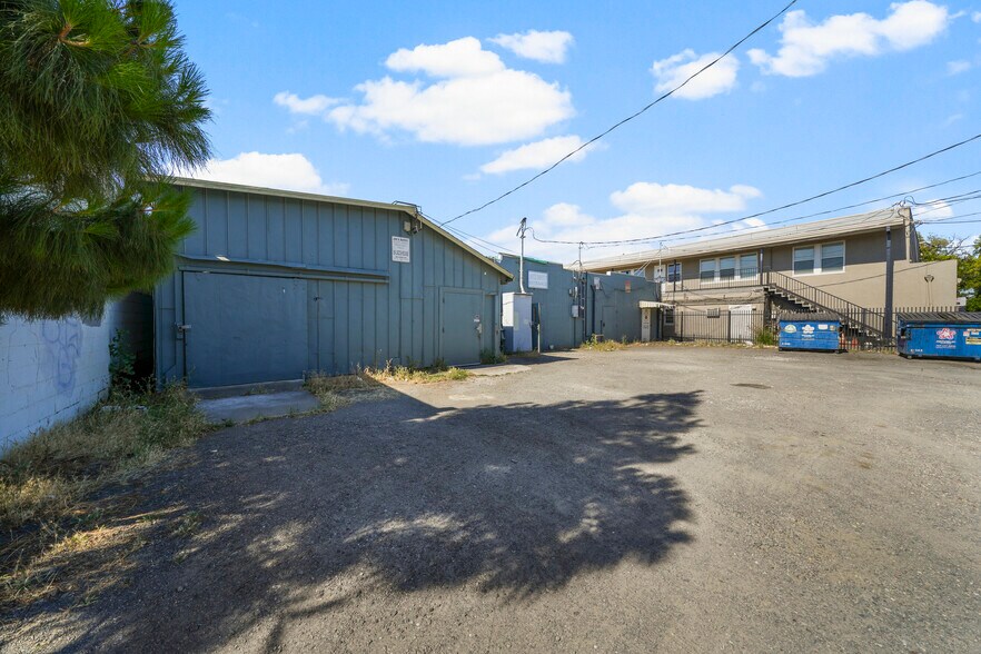 More Photos Of 834-836 Texas St, Fairfield Restaurant For Sale