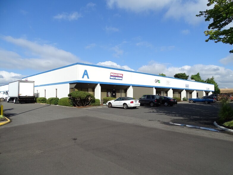 Primary Photo Of 14741-14791 SE 82nd Dr, Clackamas Warehouse For Lease