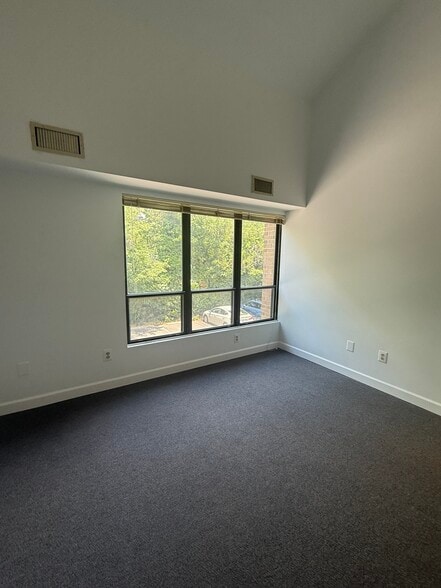 More Photos Of 8569-8573 Sudley Rd, Manassas Medical For Sale