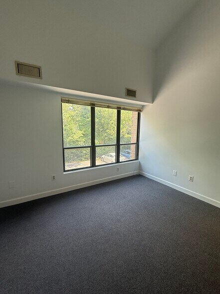 More Photos Of 8573 Sudley Rd, Manassas Office For Sale