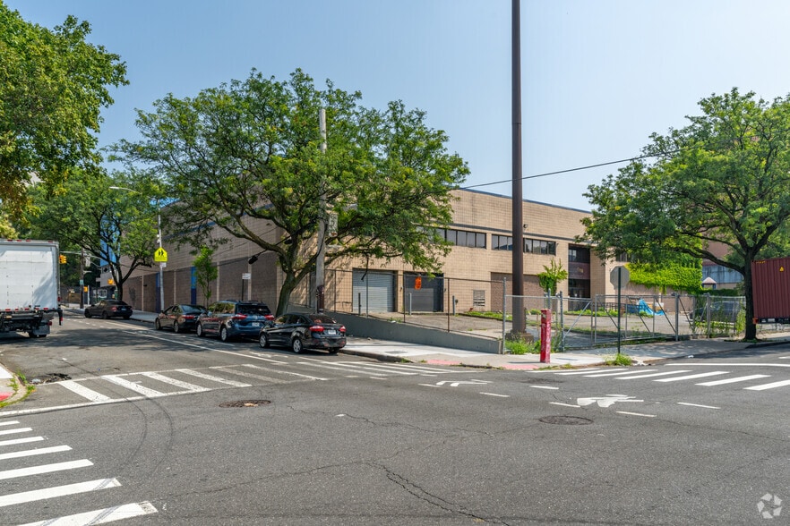 More Photos Of 1610 Bathgate Ave, Bronx Unknown For Lease