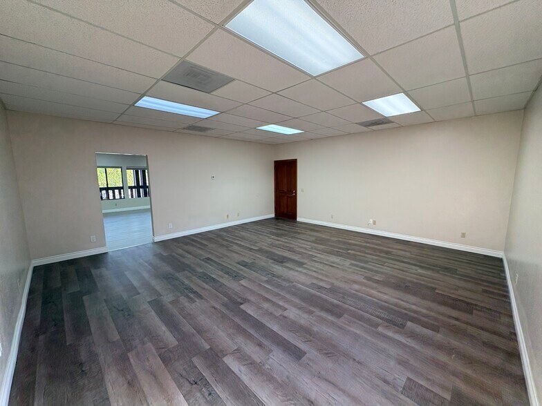 More Photos Of 13967 Campo Rd, Jamul Office For Lease
