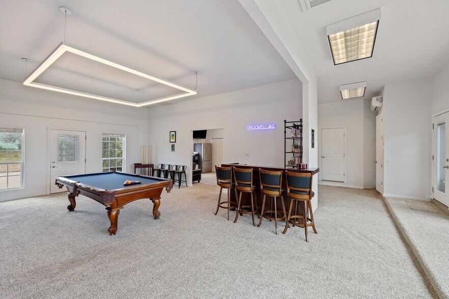 More Photos Of 4607 R O Dr, Spicewood Lodge Meeting Hall For Sale