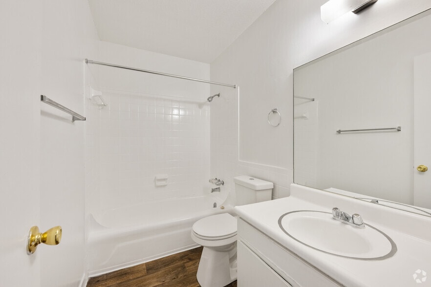 More Photos Of 107 Sterling Ct NW, Center Point Apartments For Sale