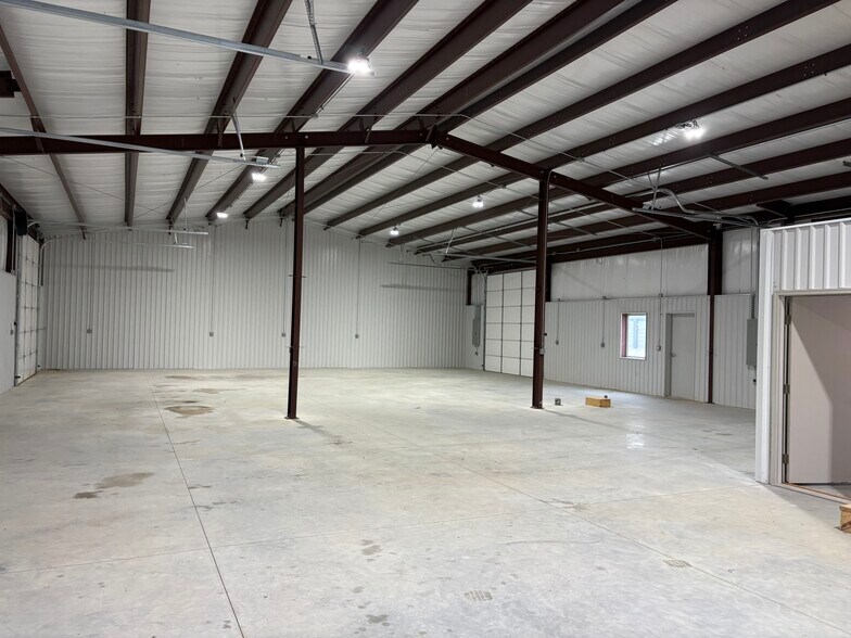 More Photos Of 441773 E. 260 rd, Vinita Warehouse For Lease