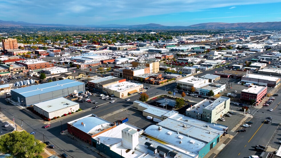 Primary Photo Of 31 N 4th Ave, Yakima Unknown For Sale