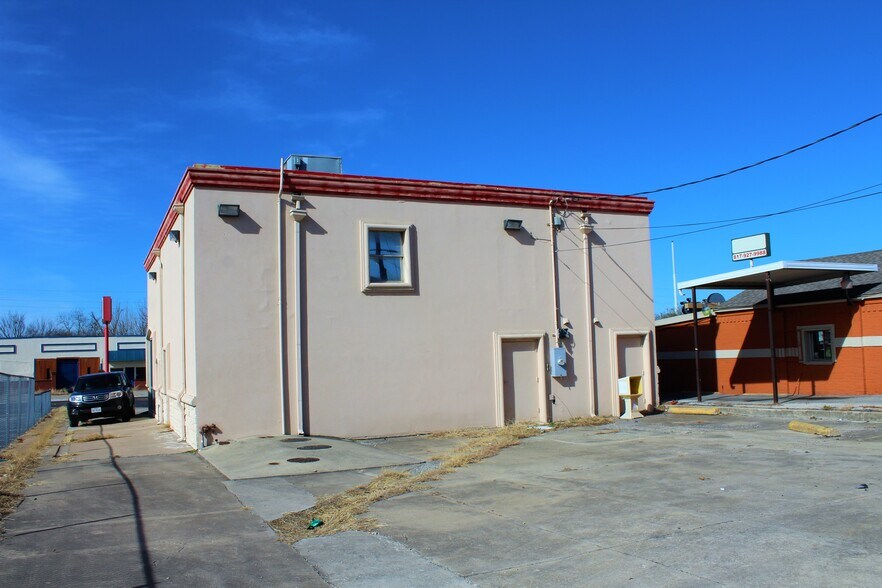 More Photos Of 1905 8th Ave, Fort Worth Freestanding For Lease