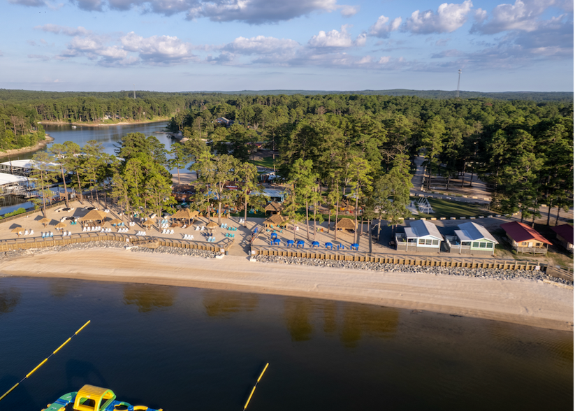 More Photos Of 2376 Wingate Blvd, Brookeland Hotel For Sale