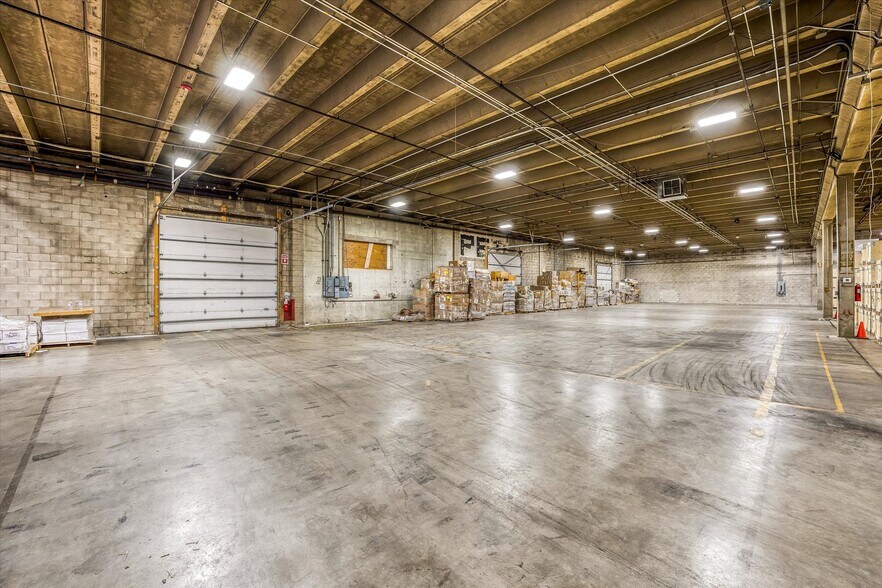 More Photos Of 130-150 Eva St, Saint Paul Industrial For Sale