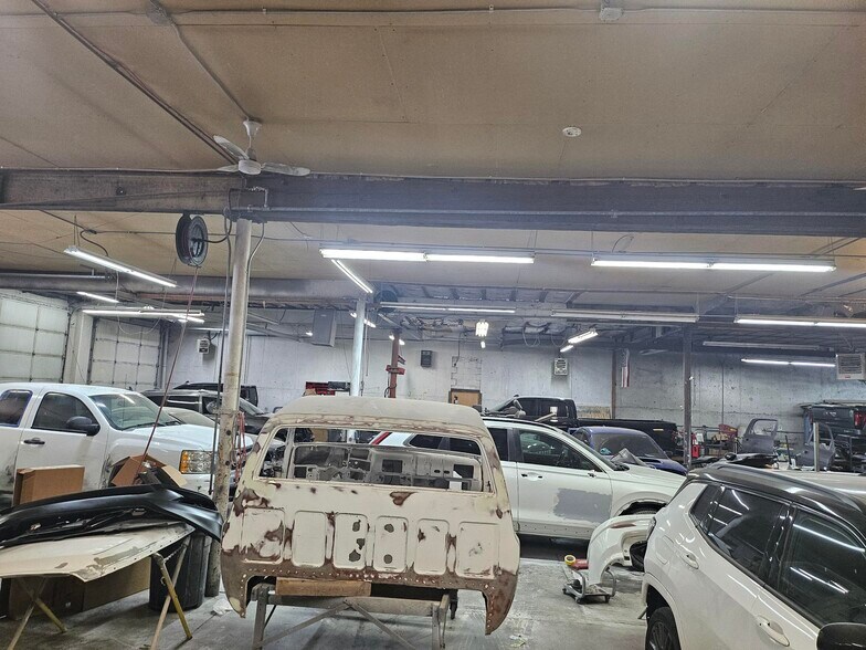 More Photos Of 631 Basin St SW, Ephrata Auto Repair For Sale