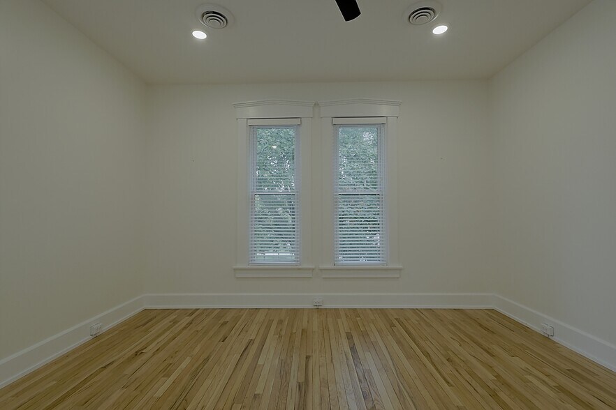 More Photos Of 26 N Short St, Troy Office For Lease