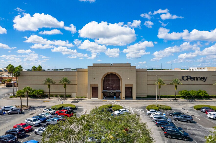 More Photos Of 303-675 Brandon Town Center, Brandon Unknown For Lease