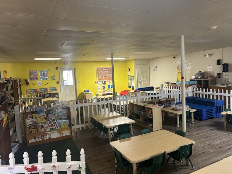 More Photos Of 1210 Saint Johns Ave, Palatka Office For Sale