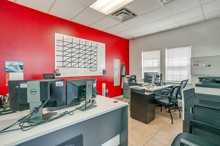 More Photos Of 1300 Jacksboro Hwy, Fort Worth Auto Dealership For Sale
