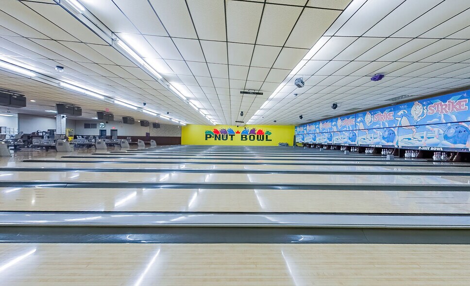 More Photos Of 2701 P Nut Ln, Bloomsburg Bowling Alley For Sale