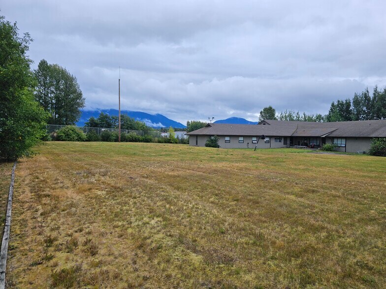 More Photos Of 3120 Braun St, Terrace Apartments For Lease