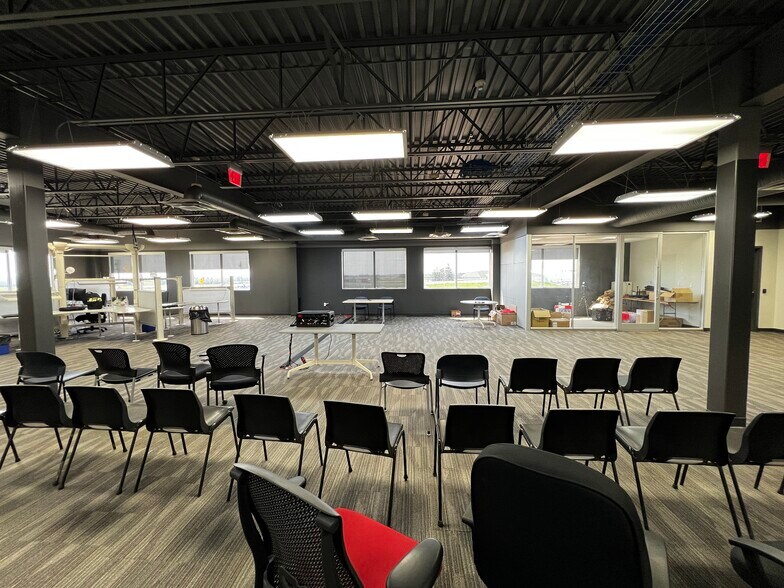 More Photos Of 430077 Range Road 261, Ponoka Office For Lease