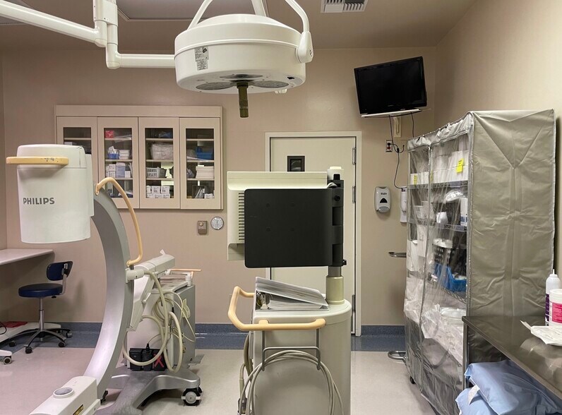More Photos Of 400 E Orangeburg Ave, Modesto Medical For Sale