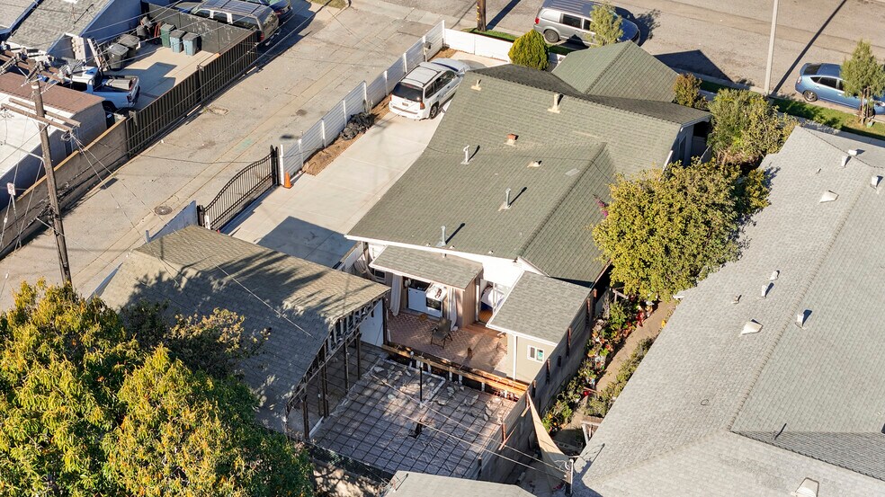 More Photos Of 1824 Michigan Ave, Santa Monica Apartments For Sale